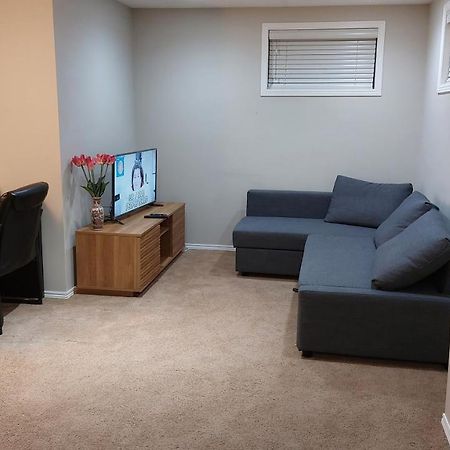 Lovely 1-Bedroom Basement Suite Winnipeg Eksteriør billede