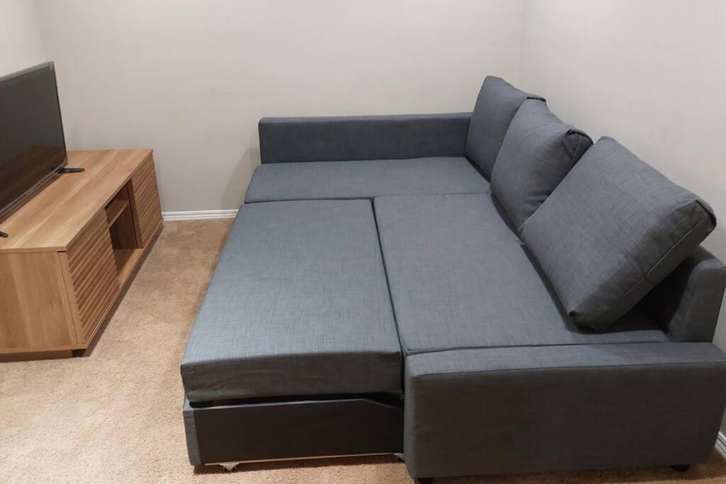 Lovely 1-Bedroom Basement Suite Winnipeg Eksteriør billede
