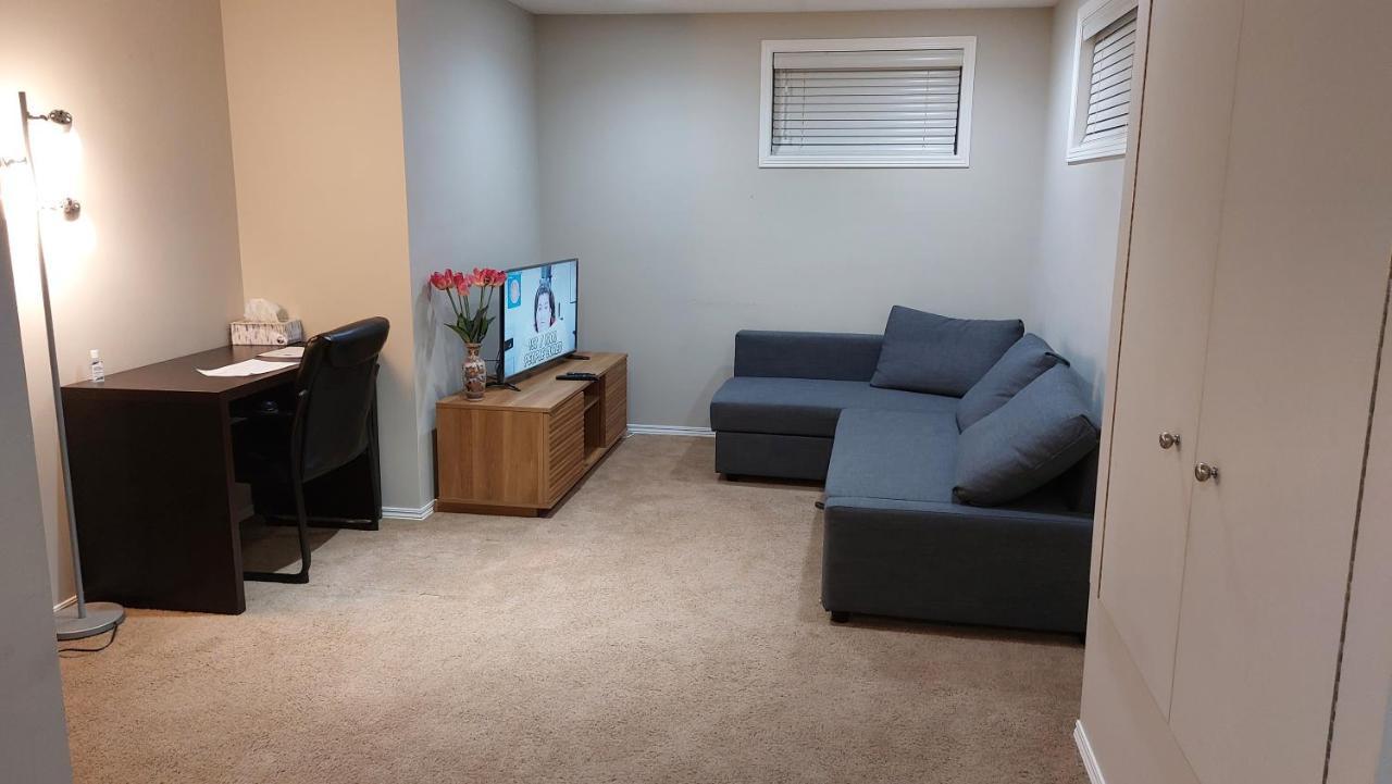 Lovely 1-Bedroom Basement Suite Winnipeg Eksteriør billede