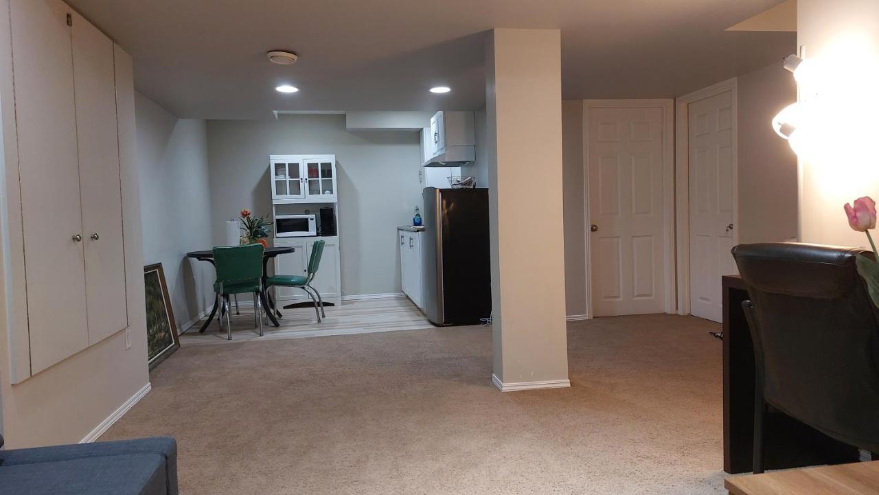 Lovely 1-Bedroom Basement Suite Winnipeg Eksteriør billede
