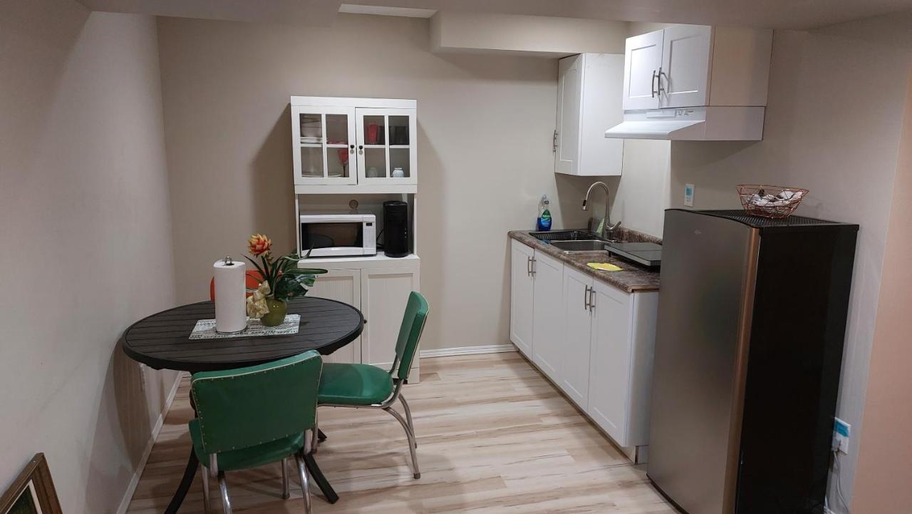 Lovely 1-Bedroom Basement Suite Winnipeg Eksteriør billede